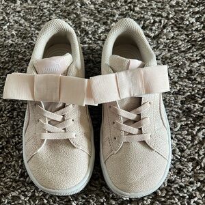 Light pink Puma Sneakers- Size 10 (glitter)